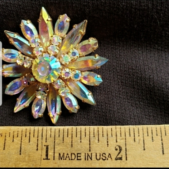Rhinestone Brooch #11